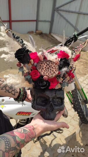 Кашпо череп