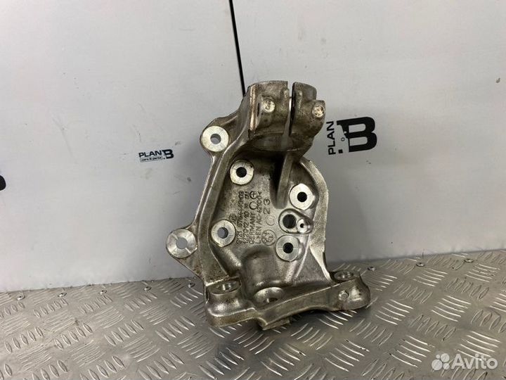 Кулак поворотный передний левый Bmw 3 E90