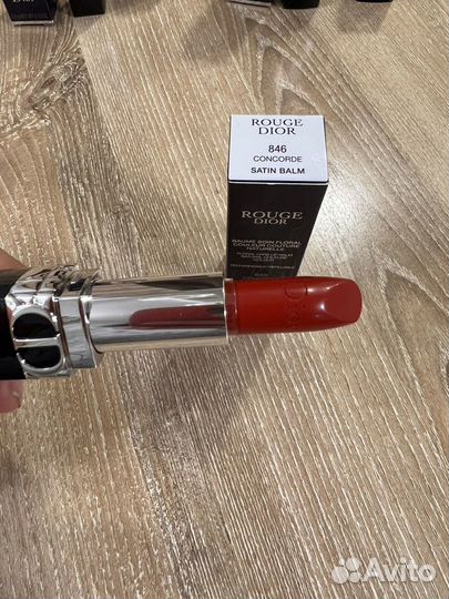 Помада dior rouge 888strong RED matte