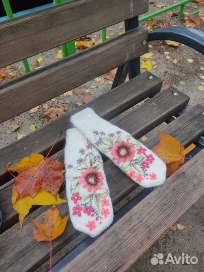 Варежки вышитые