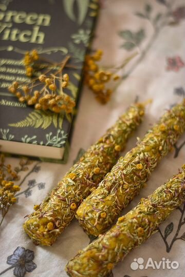 Свечи из пчелиного воска с травами