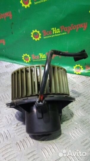 Моторчик печки Audi 80 седан 1.8 1990