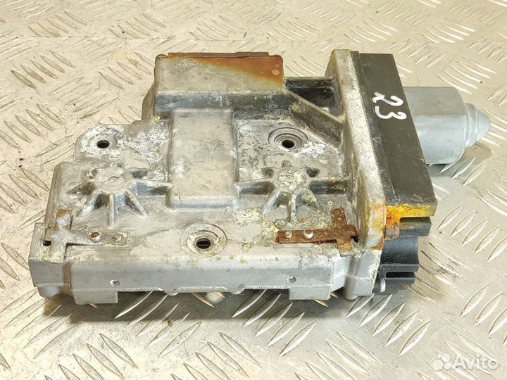 Моторчик стояночного тормоза Bmw 7 e66 2001-2008