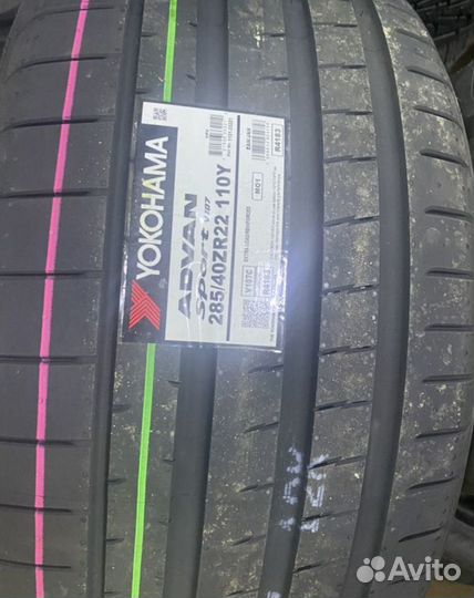 Yokohama Advan Sport V107 285/40 R22 110Y