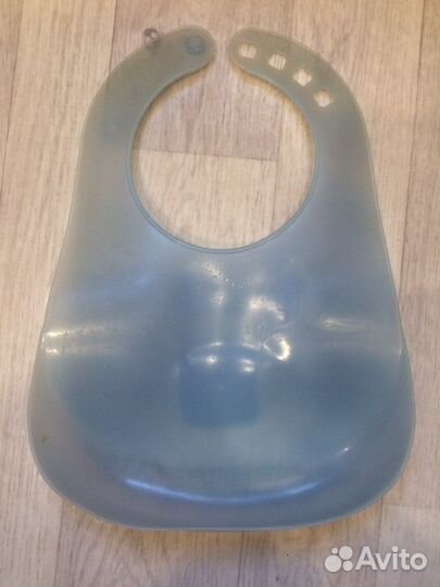 Нагрудник пластиковый для кормления