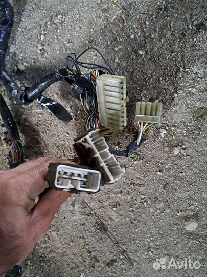 Проводка подкапотная левая Mitsubishi Mirage