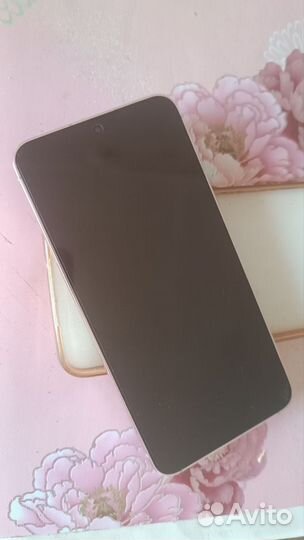 Samsung Galaxy S23, 8/256 ГБ