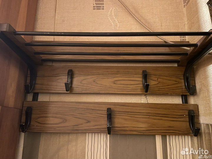 Вешалка настенная в прихожую