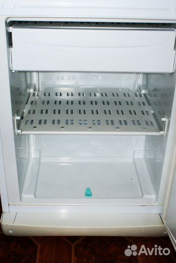 Запчасти к холодильнику Стинол - стеклянные полки