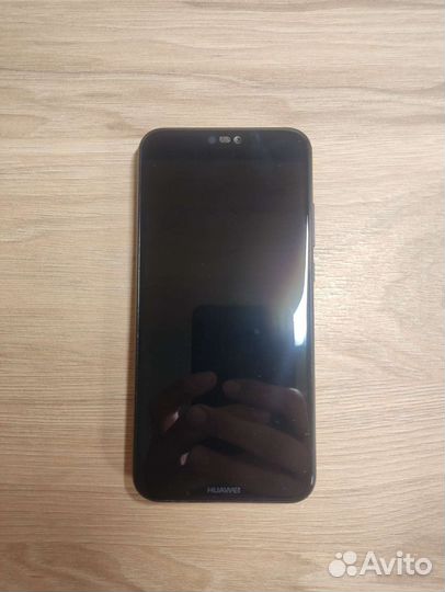 HUAWEI P20 Lite, 4/64 ГБ