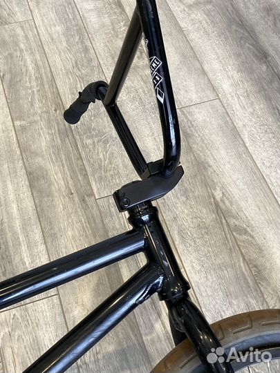 Трюковой велосипед BMX