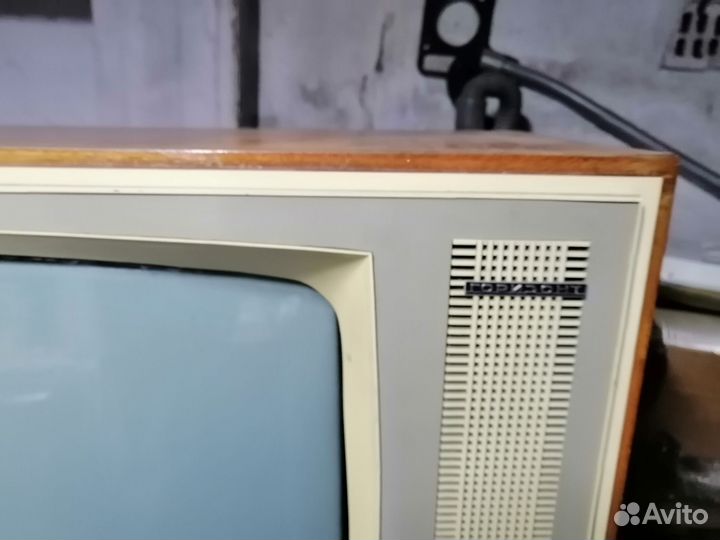 Старые телевизоры СССР 2 шт. Горизонт и Чайка 207