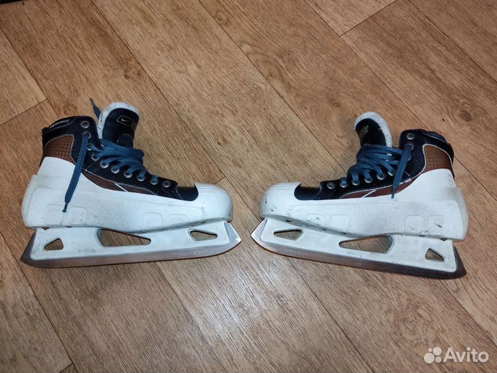 Вратарские коньки Bauer One 95