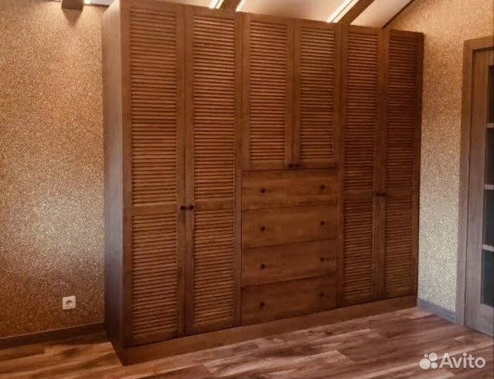 Шкаф из массива дуба на заказ