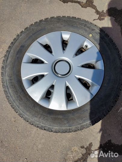 Bridgestone Blizzak Spike-01 195/65 R15 и 195/65 R15