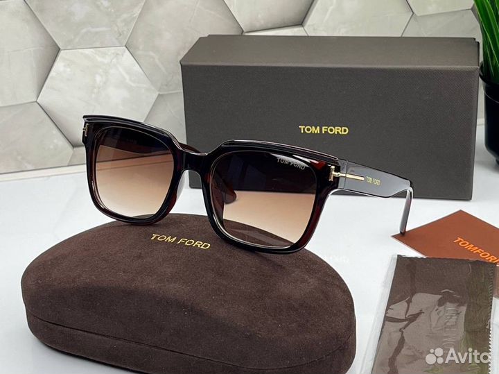 Солнцезащитные очки женские tom ford