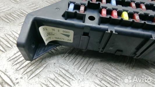 Блок предохранителей ford mondeo 3 (YBE04M101)