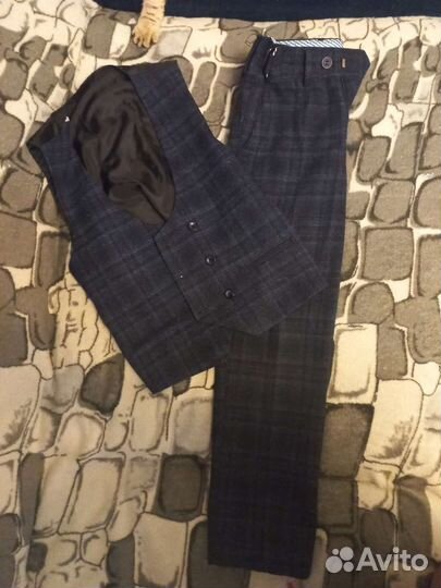 Школьный костюм тройка р-р 134