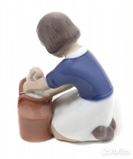 Фарфоровая фигура 
