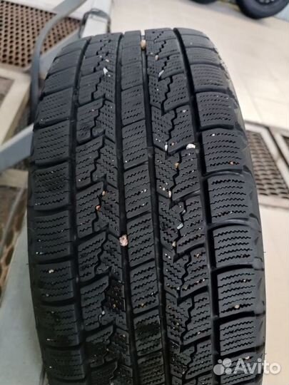 Roadstone Winguard Ice 205/55 R16