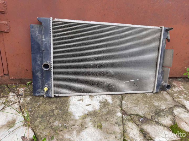 Радиатор охлаждения toyota corolla e150