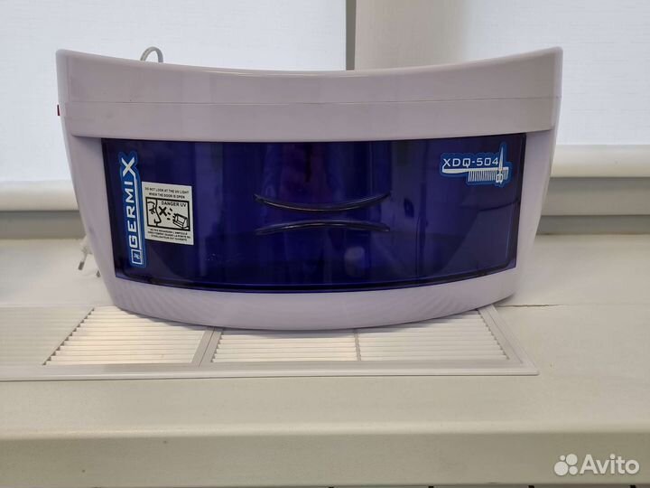 Стерилизатор для парикмахерских инструмента