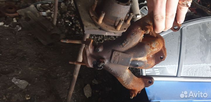 Клапанная крышка Логан 1