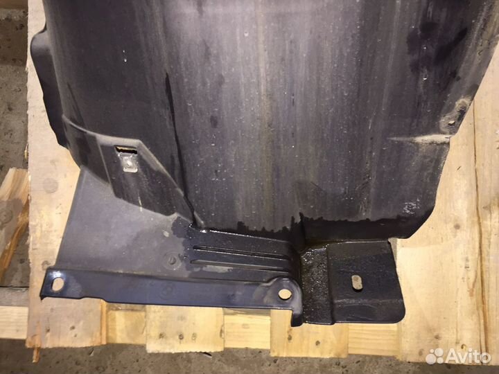 Передний правый подкрылок Bmw e90 e91