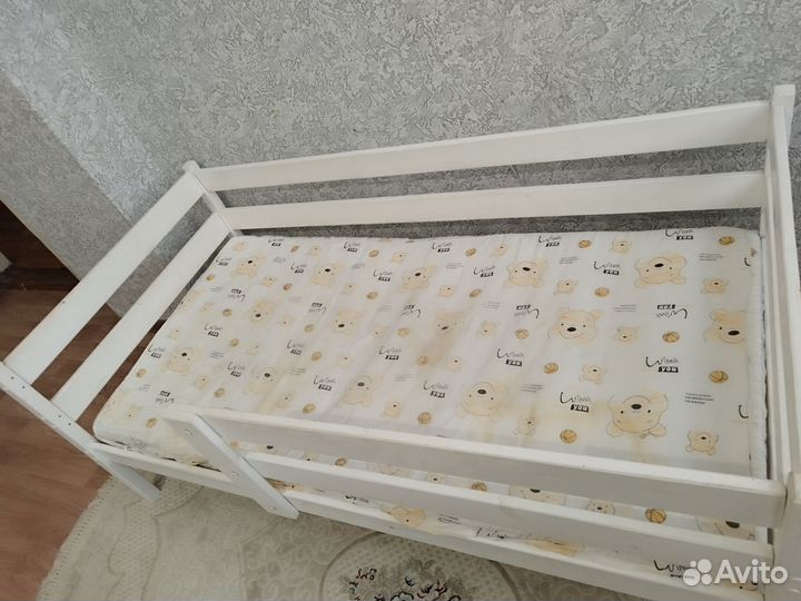 Кровать с матрасом бу