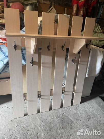 Вешалка настенная