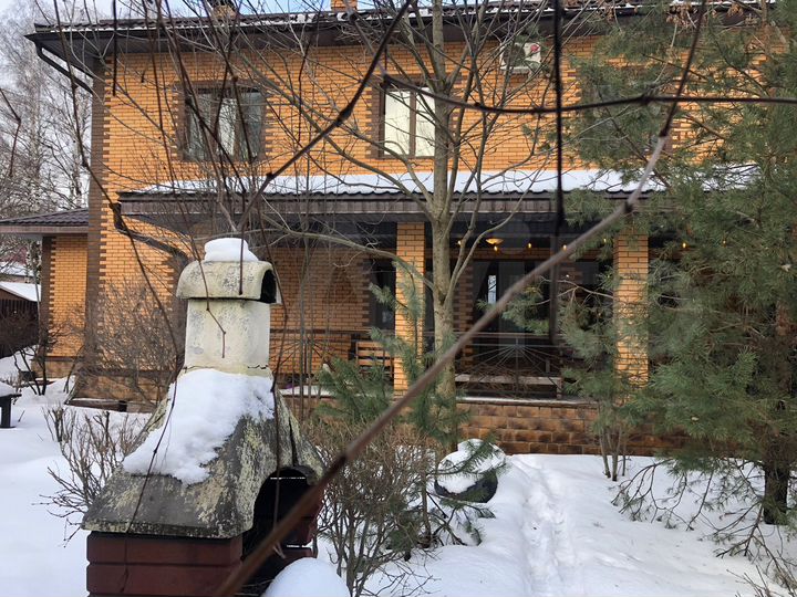 Дом 340 м² на участке 8 сот.