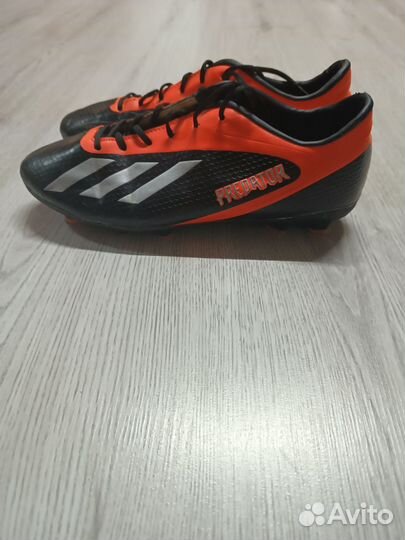 Бутсы adidas predator