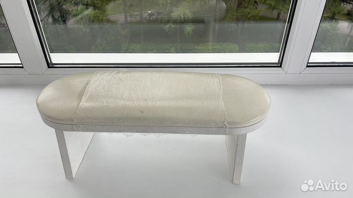 Подставка для маникюра полка