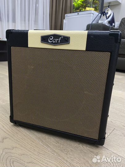 Комбоусилитель Cort для электрогитары