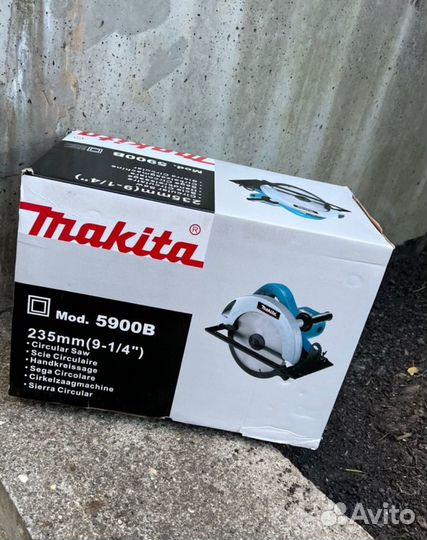 Циркулярная пила Makita 235мм