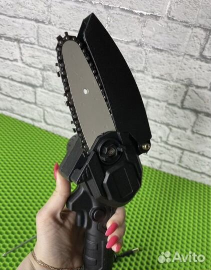 Аккумуляторная цепная пила - сучкорез / новая