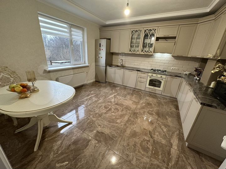 Дом 350 м² на участке 10 сот.