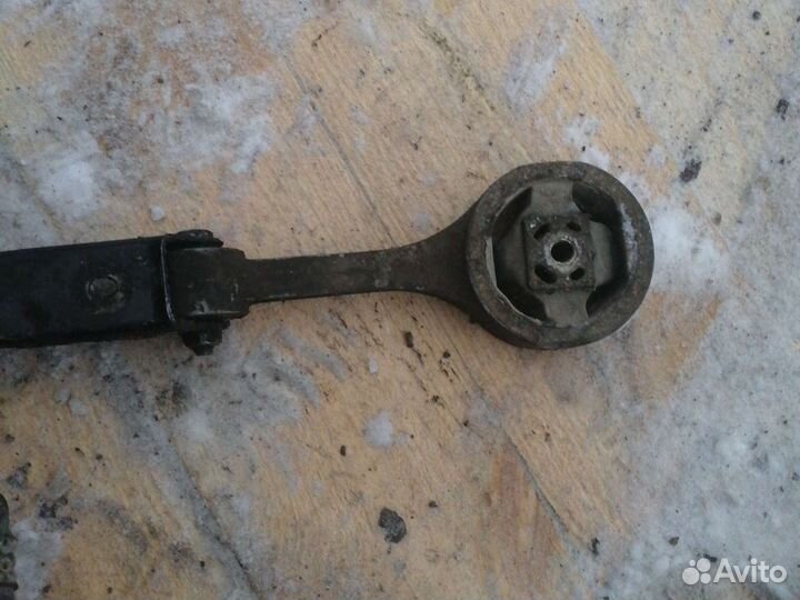 Подушка двигателя нижняя шкода фабия