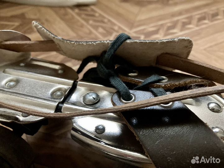 Роликовые коньки