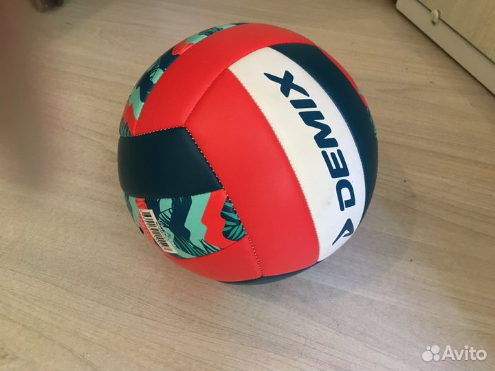 Волейбольный мяч