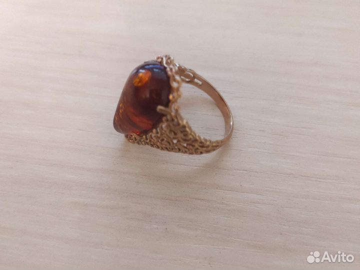 Кольцо с янтарем 19 размер