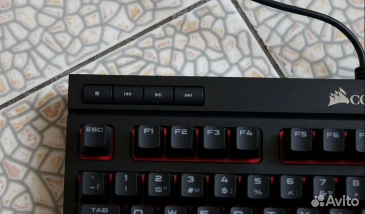 Механическая игровая клавиатура Corsair k63