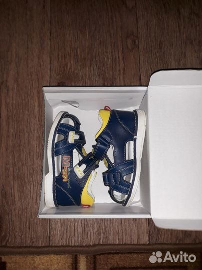 Кожаные сандали 