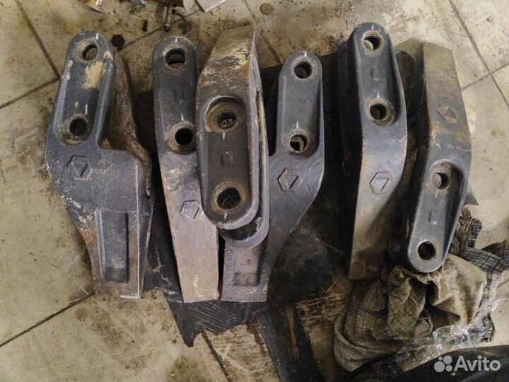 Продам зубья ковша фронт. погрузчика xcmg 938