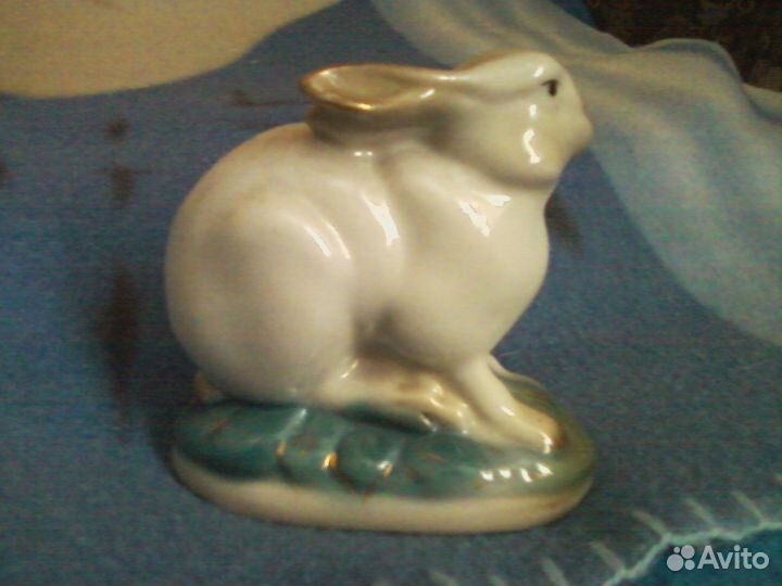 Фарфоровая статуэтка 