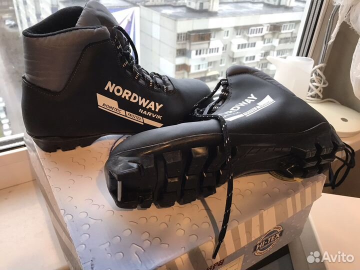 Лыжные ботинки новые размеры 39 и 42