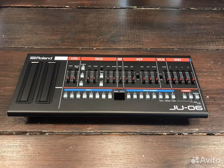 Синтезатор Roland ju-06