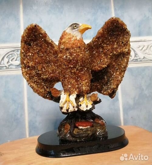 Статуэтка Орёл в натуральном янтаре.Ручная работа