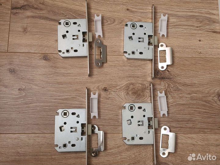 Замок дверной