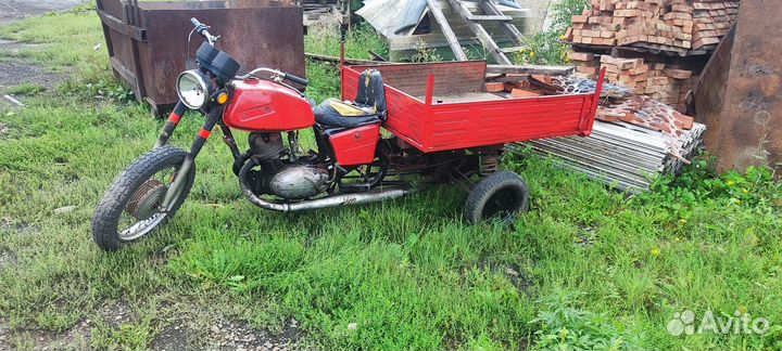 Планета трицикл самосвал на ходу